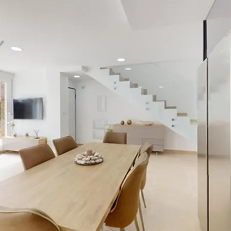 Apartment Cozy In With Kitchenette *